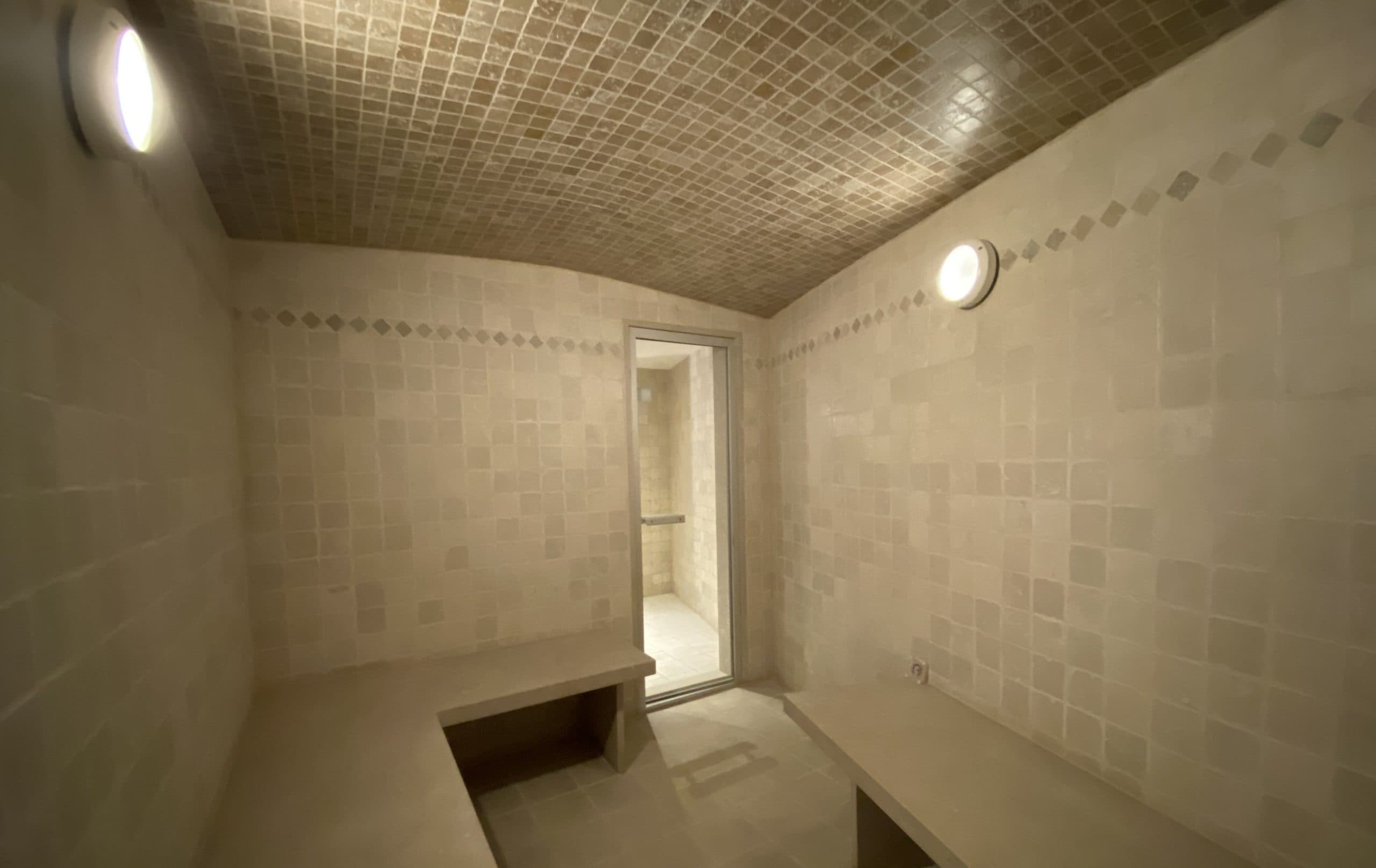 Angelique-steam-room-B