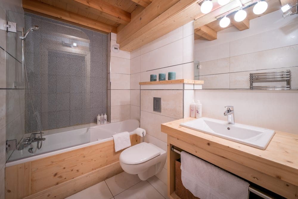 bathroom_1-2.jpg-smll