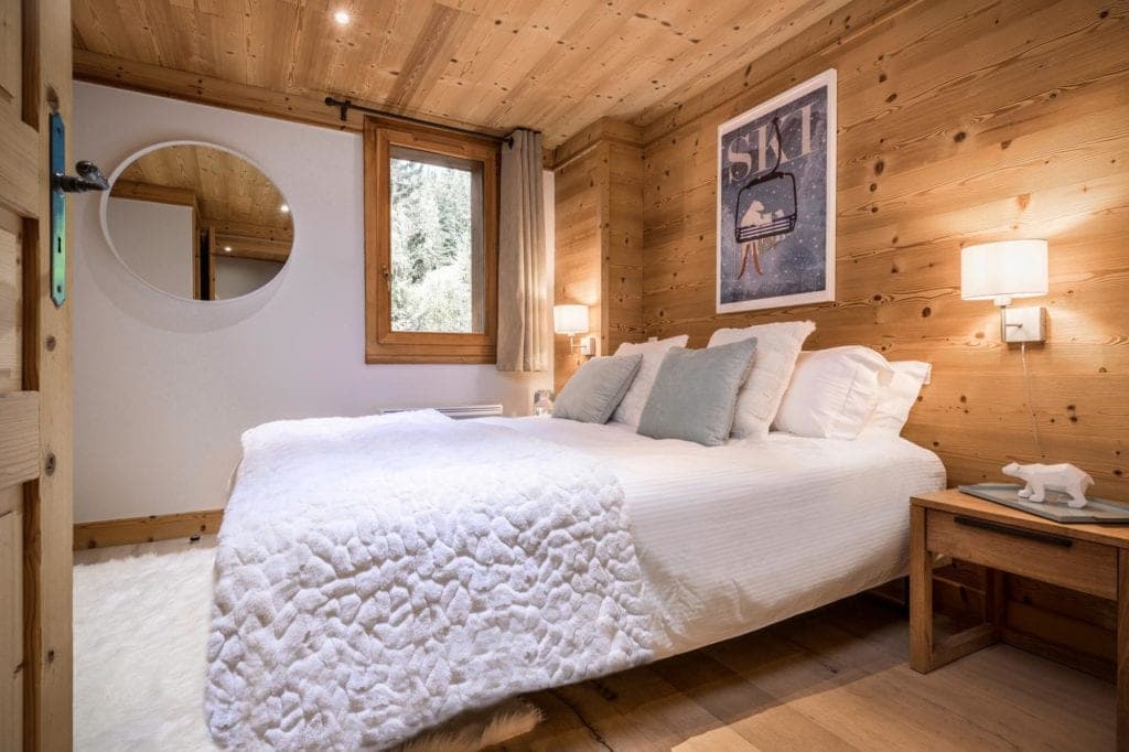 bedroom_bear_1-1024x682