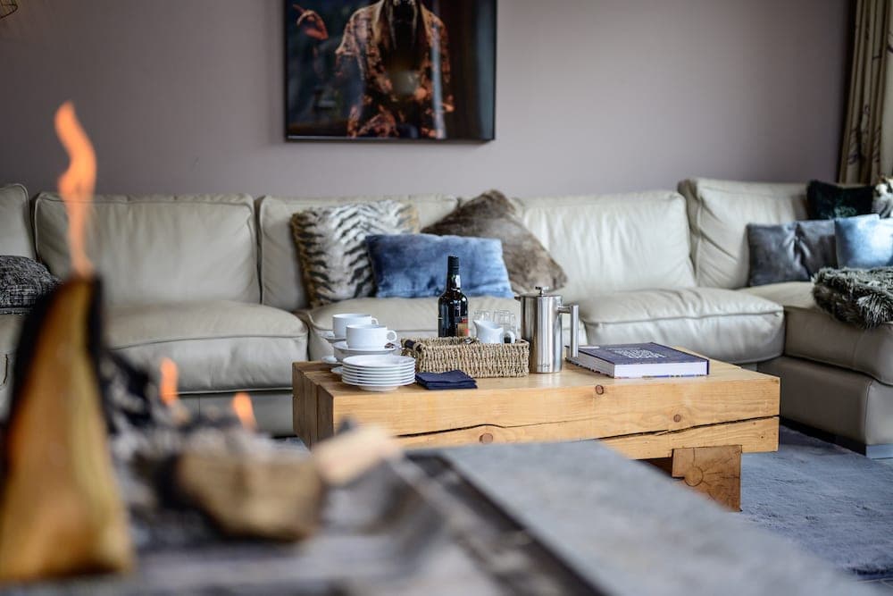 living_detail_2.jpg-sml