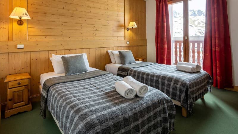 sarah twin_Z_maxi_x800y450