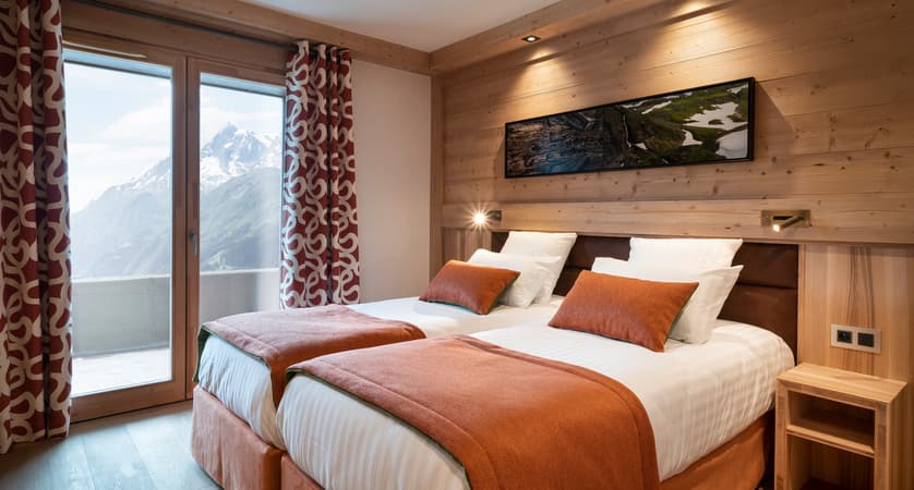 alpen-lodge-suite-bedroom