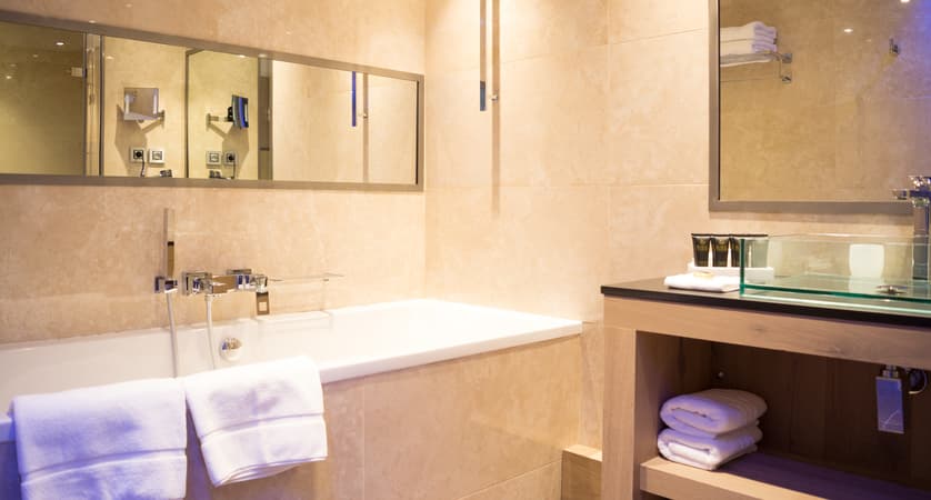 Daria I Nor Bathroom