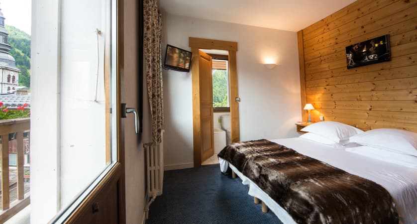 hotel-christiania-double-bedroom