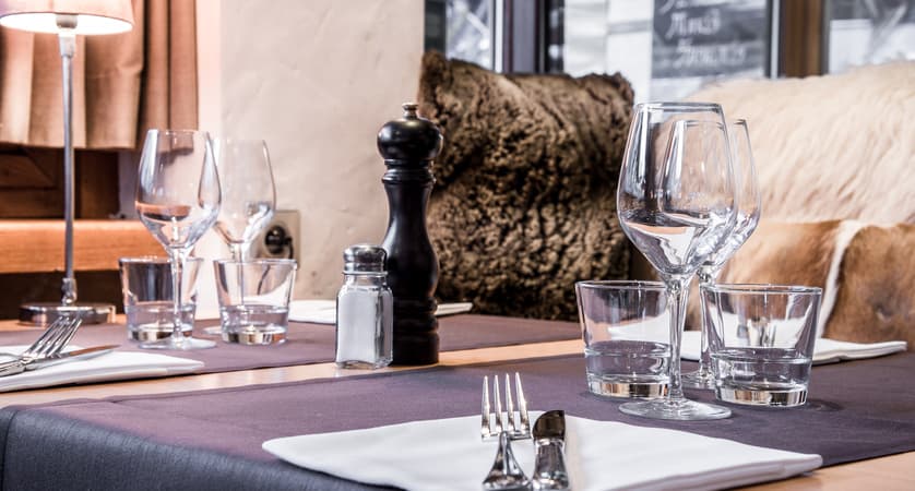 hotel-christiania-table