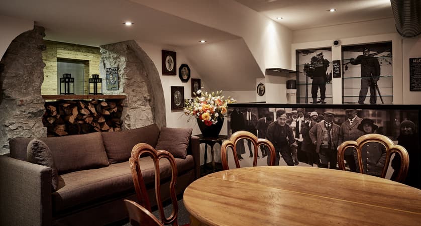 Hotel Schweizerhof, Reception