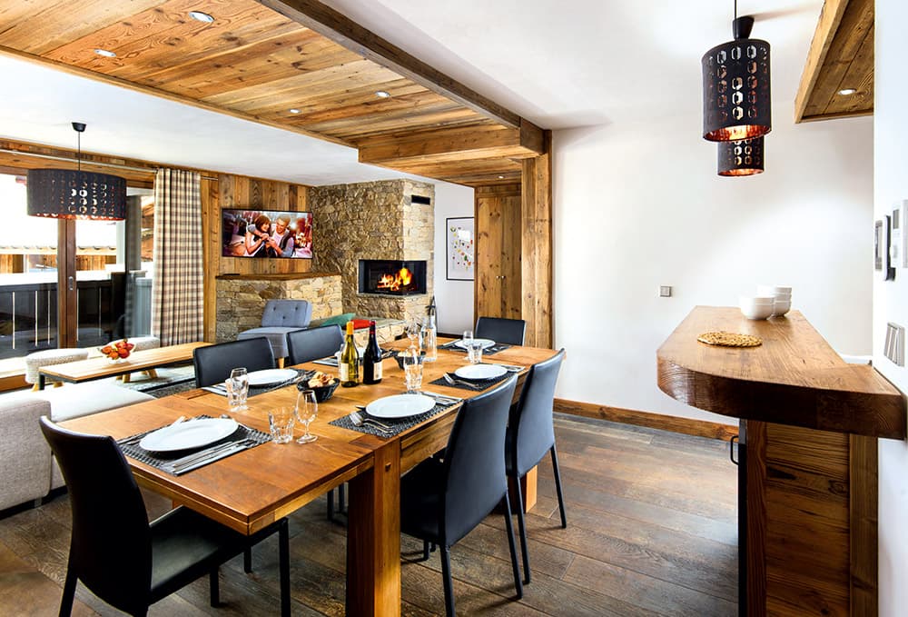 CHALET-COLUMBIA-LOUNGE-1-WEB