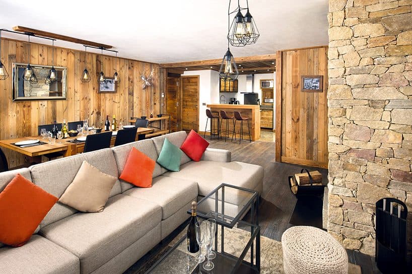 CHALET-YUKON-LOUNGE-WEB-818x545 (1)