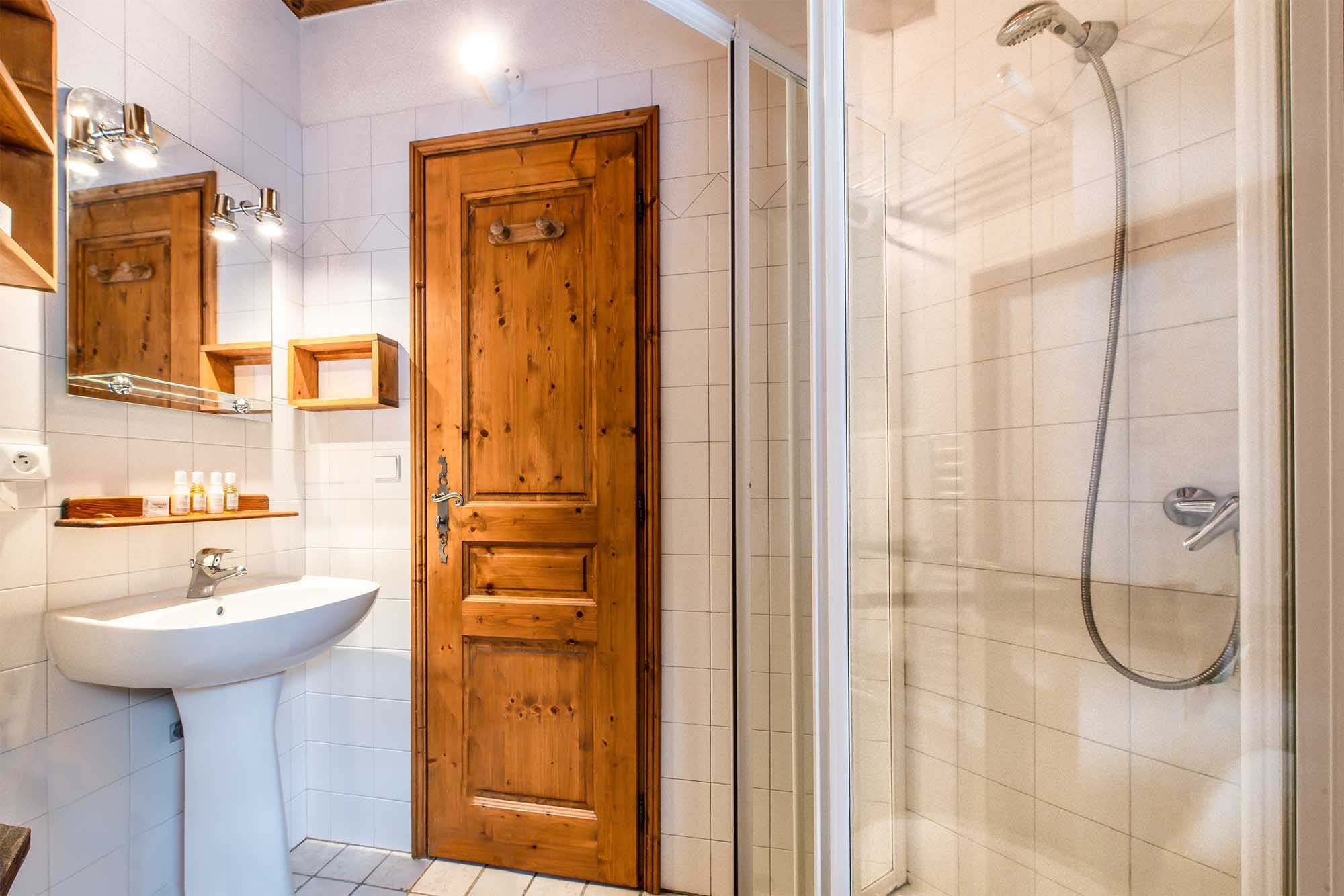 Chalet-Morgane-salle-de-bain