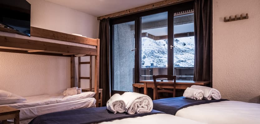 curling-quad-bedroom