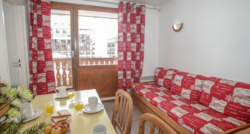 Dining and sofa bed in Hameau de Borsat