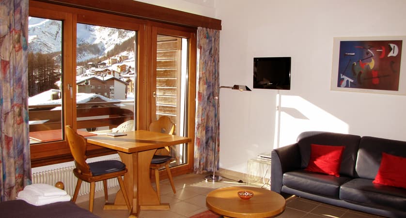 studio - lounge / balcony