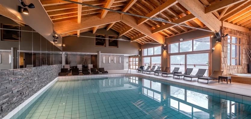 2112-05_53_ily_larosiere_piscine_hd