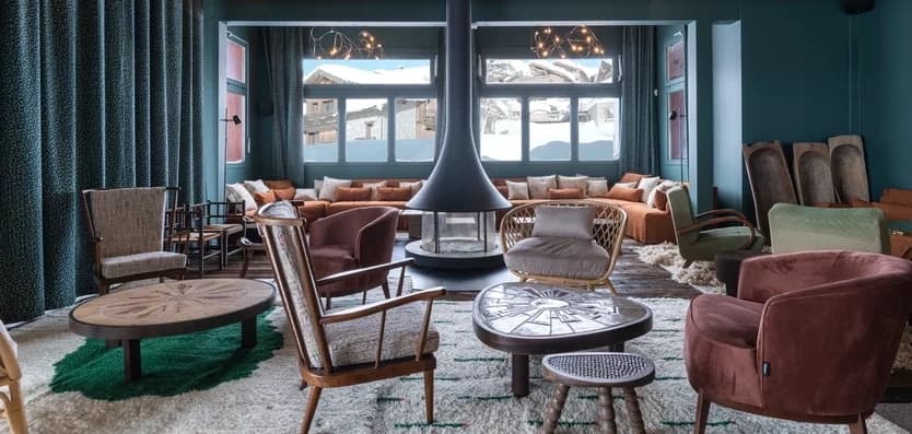 2112-05_60_ily_larosiere_bar_hd