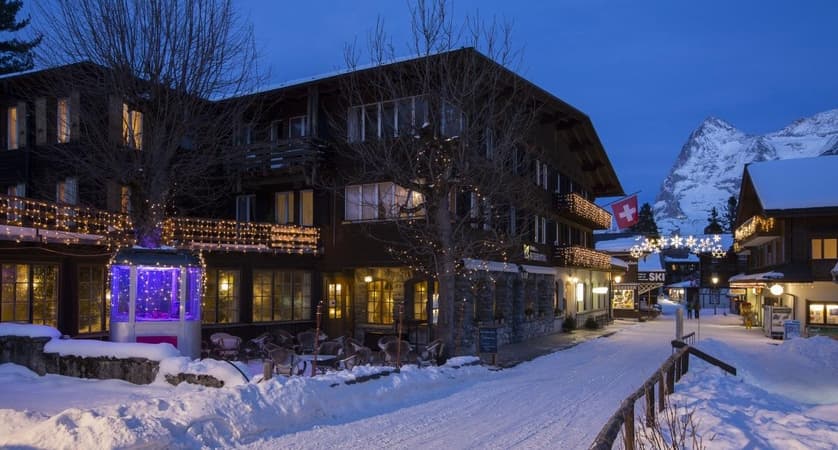 blumental_exterior_night