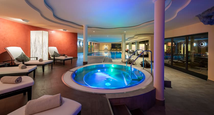 chze107-park-hotel-beau-site-whirlpool