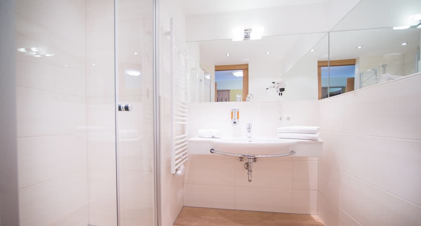 Double room bathroom