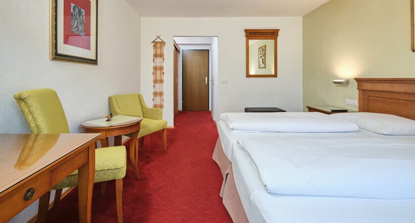 hotel-alpenkrone-filzmoos-bedroom-3