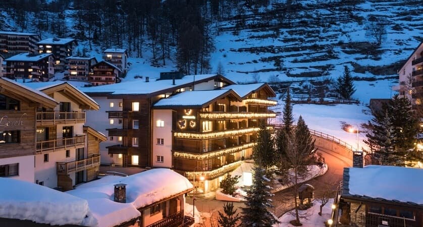 hotel-butterfly-winter-exterior