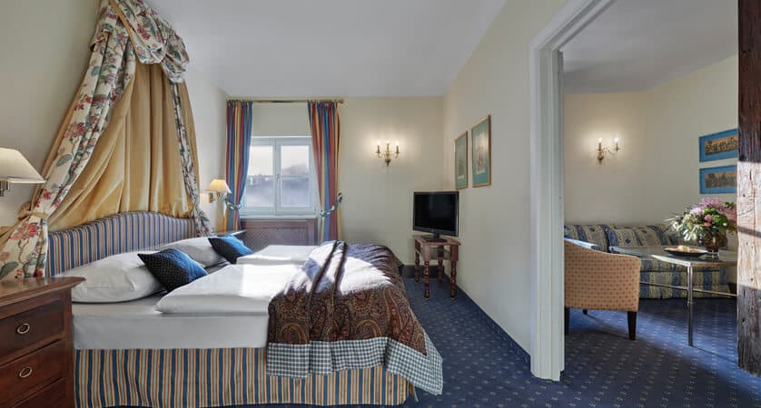 schloss-lebenburg-kitzbuhel-bedroom-2