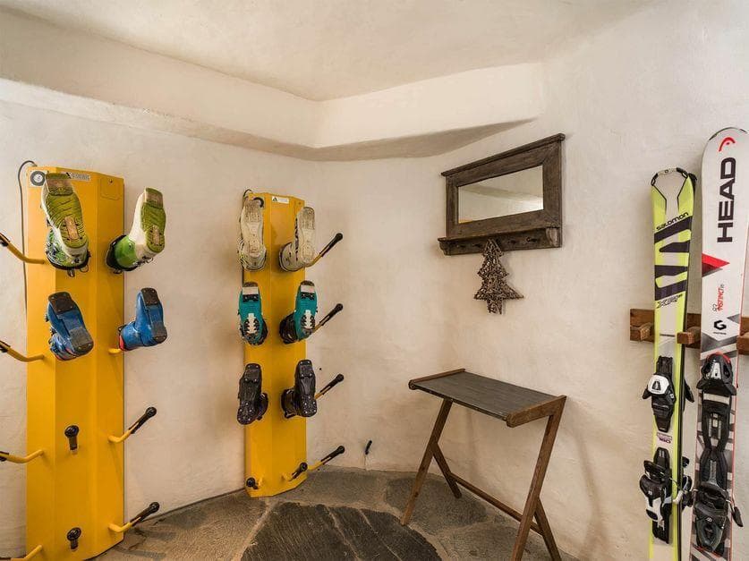 5fd77361-de40-473f-8bfb-15e00a000f09