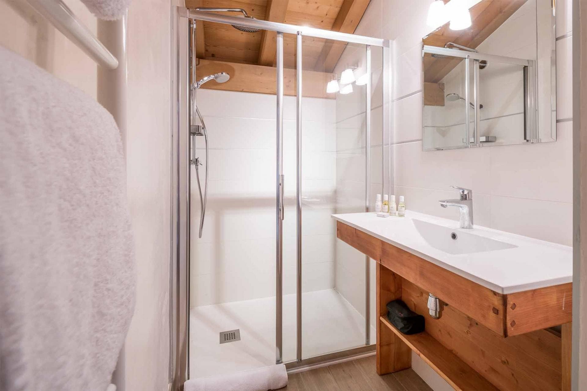 6166c0bd-da14-406b-92a3-60360a000f09