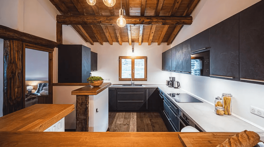 Chalet-Tavaillons-Tignes-Kitchen
