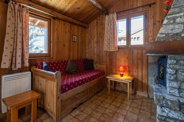 chalet-arsellaz-fireplace