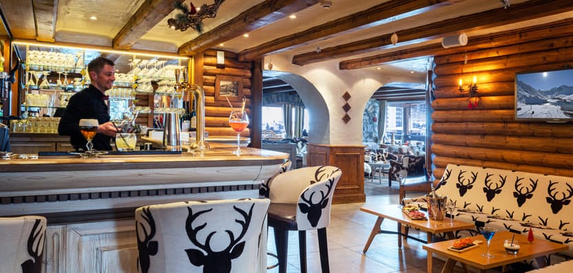 hôtel-campanules-bar-salon-campanules