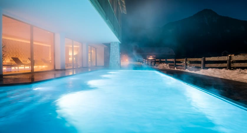 hotel-mareo-outdoor-heated-pool-2