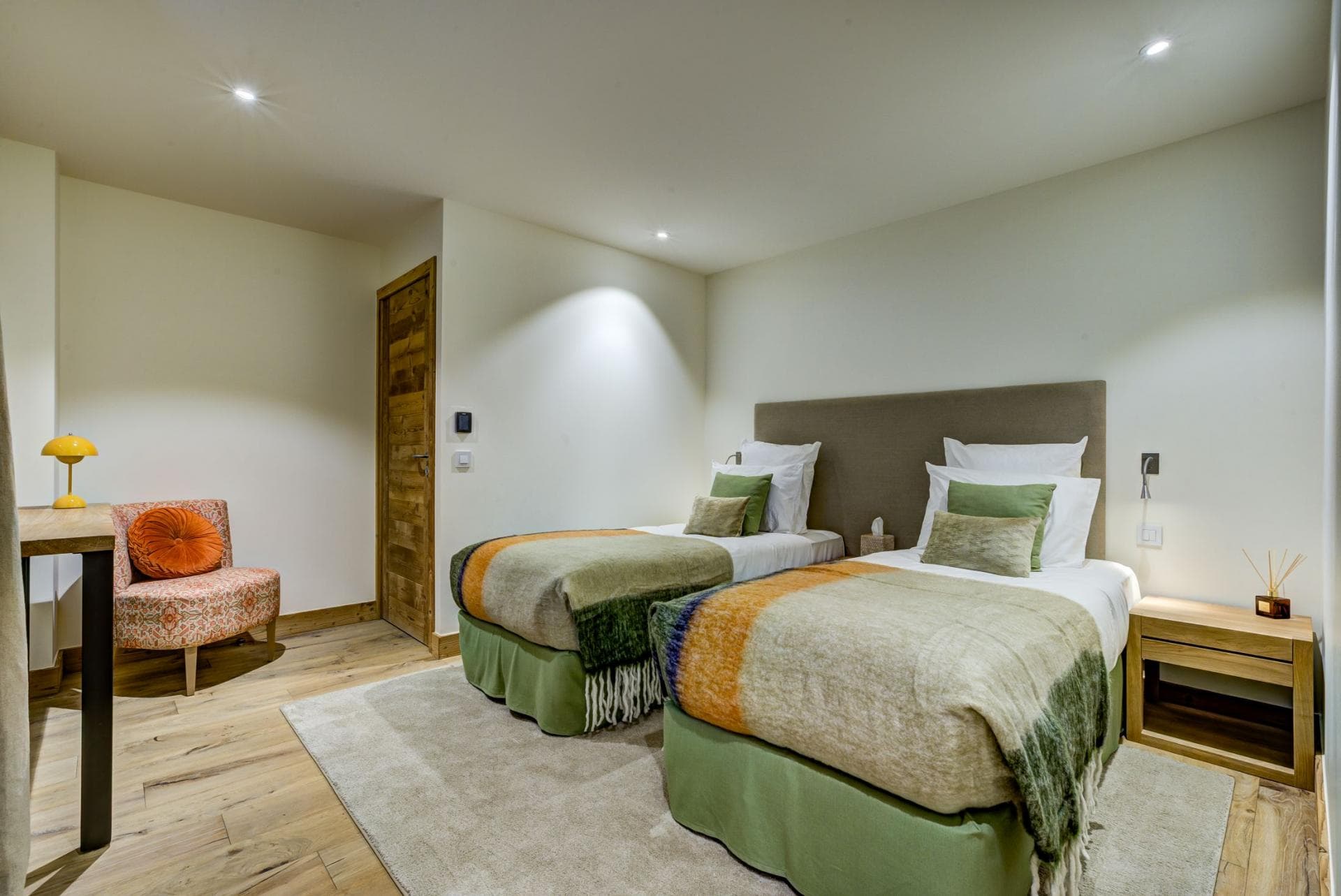 63d3a4bb-d0e4-4db3-9eb3-04000a000f09