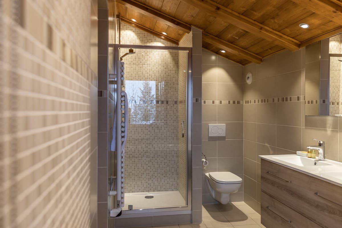 Bedroom_4_bathroom_B