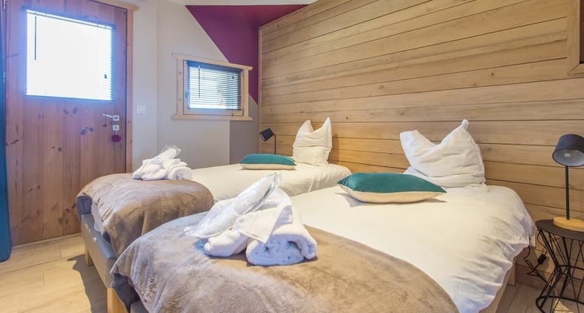 twin-bedroom-cropped