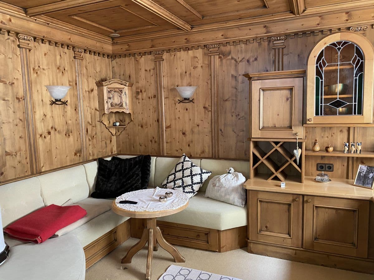 4CDA7591-219E-4A49-B78B-C8275E3F0240