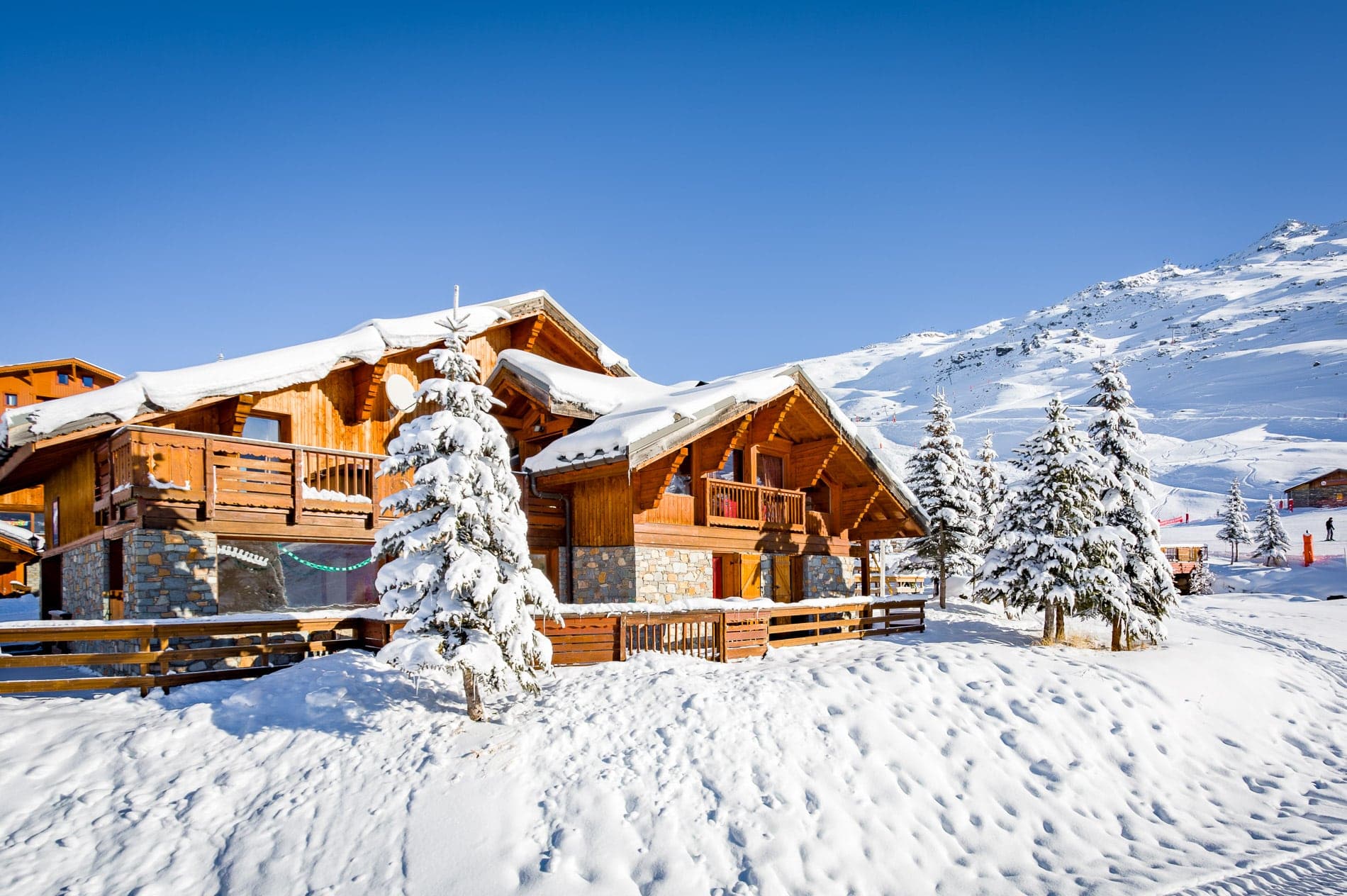 Chalet-Genevieve-2-sat