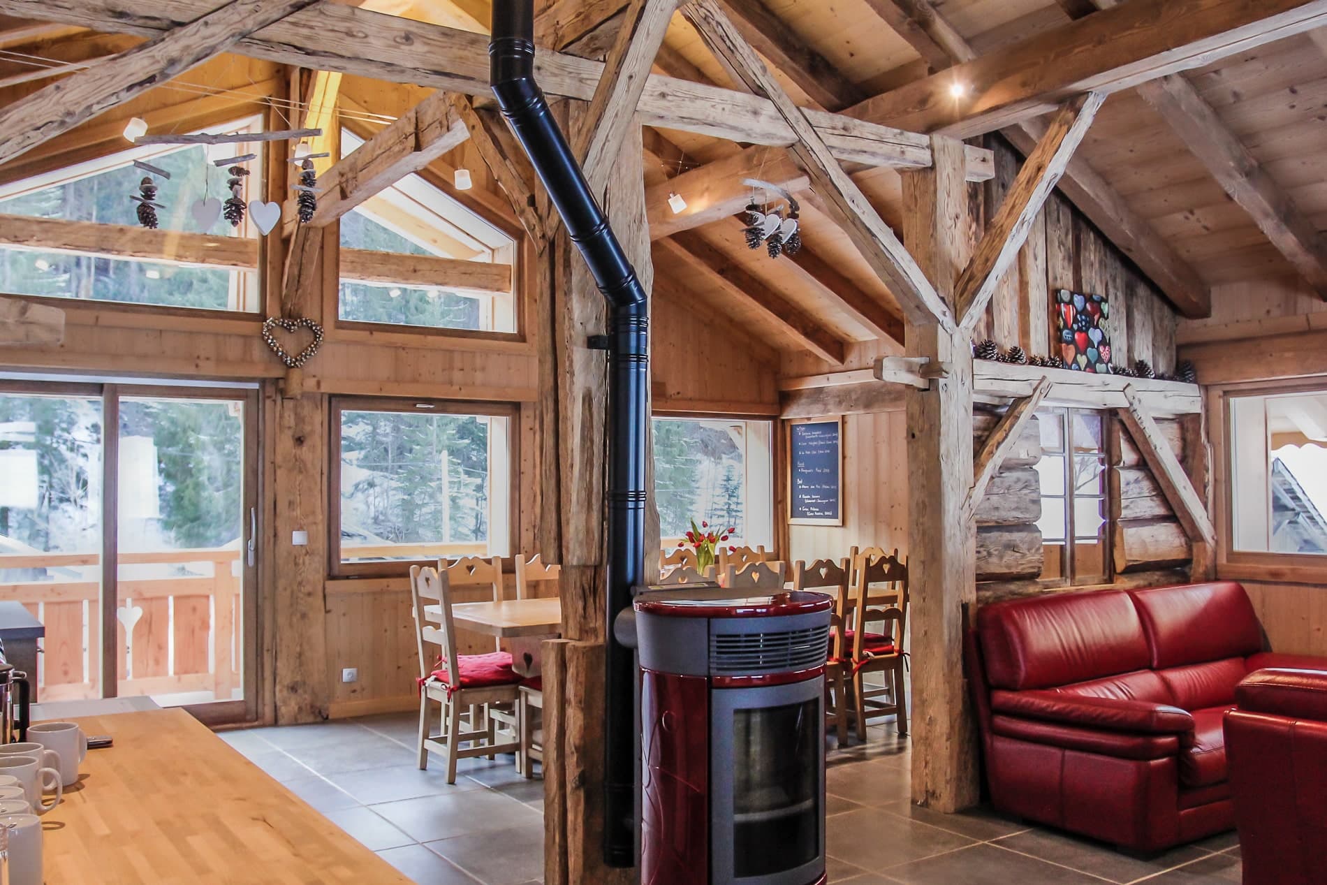 Chalet-Perce-Neige-Living-Dining-Area