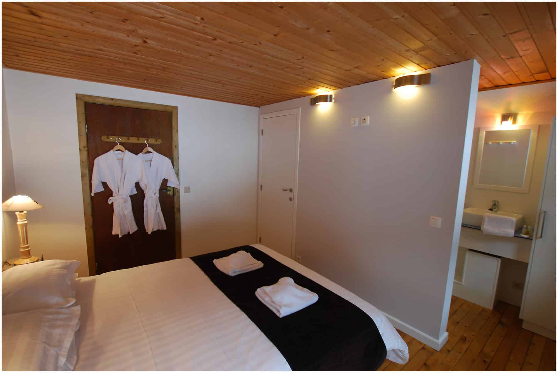 Chalet-Rulens-Room-3-Ensuite
