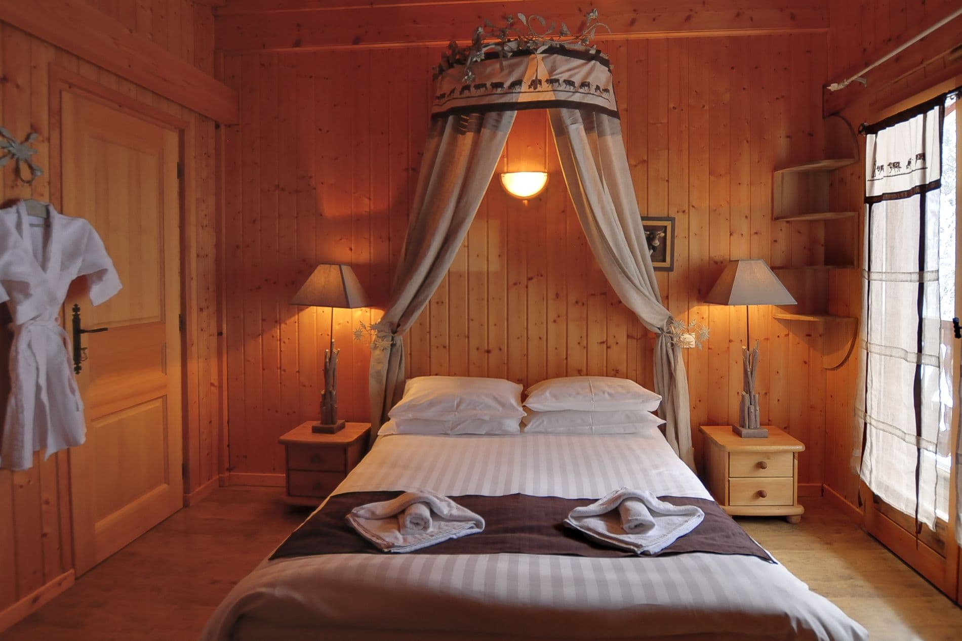 WGrolet-Room-4-3-family-room