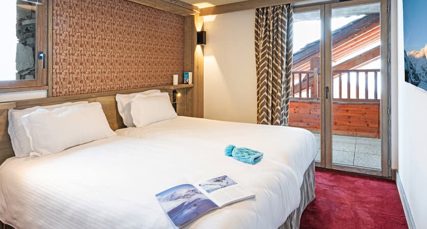 classic-room-with-balcony-2