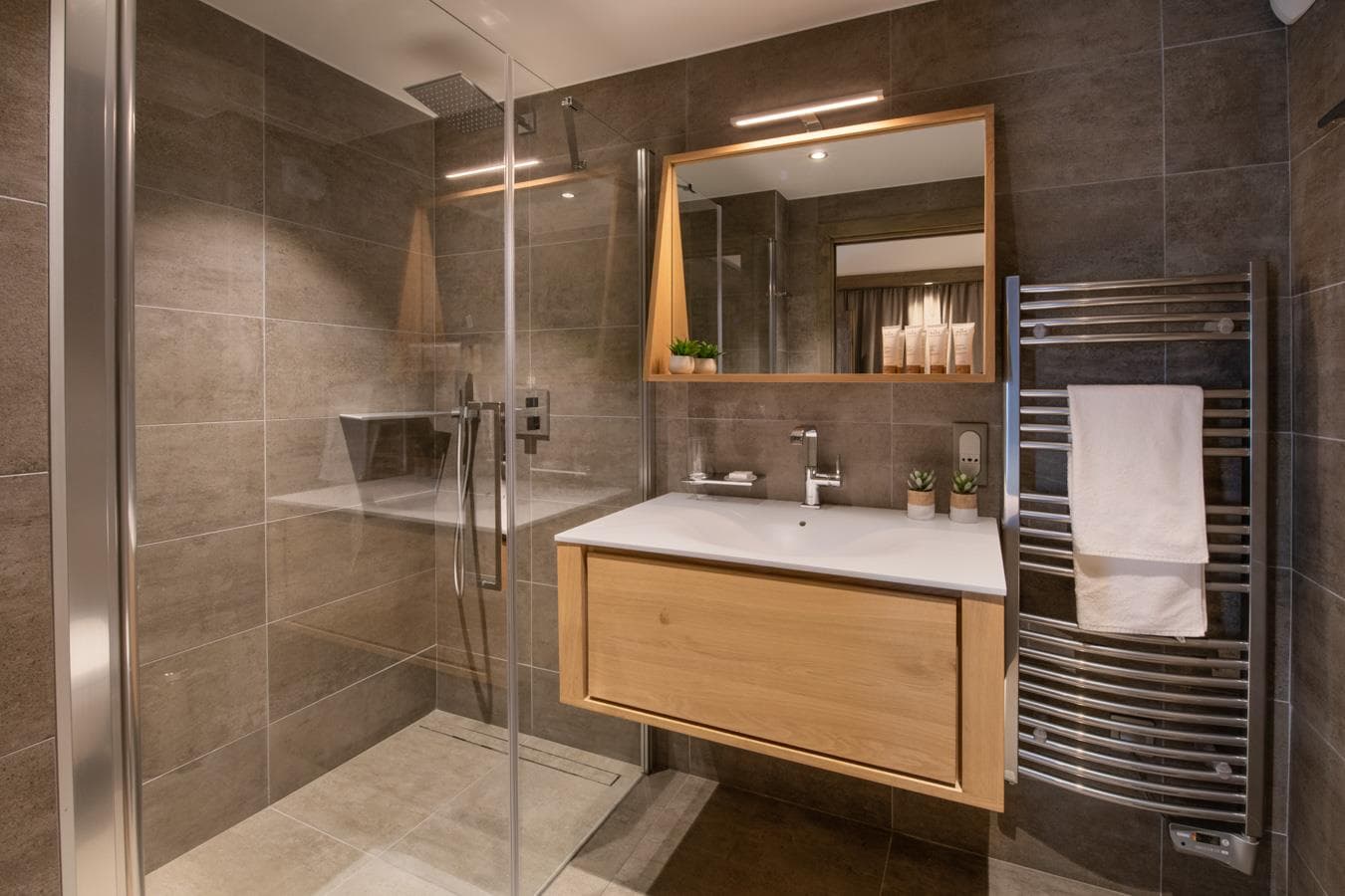 falcon_lodge-a30-8_3935