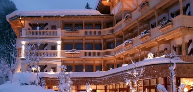 hotel-kaiserhof-kitzbuhel-exterior