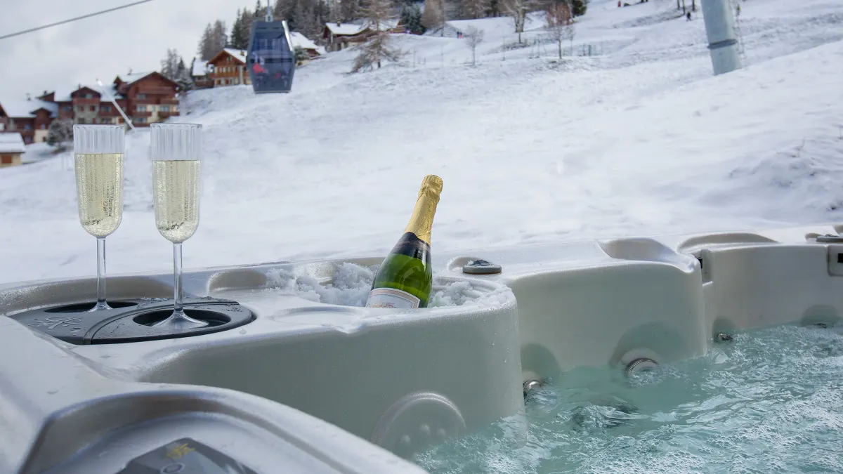 petit mont blanc hot tub