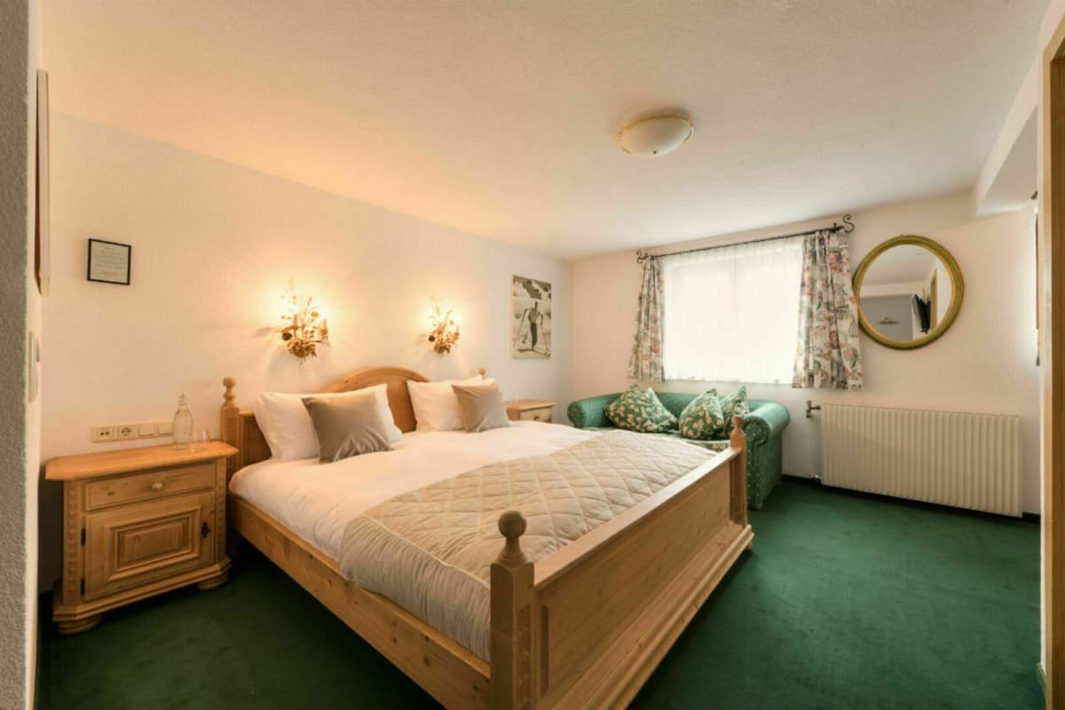 Double bedroom in Chalet Arlberghohe