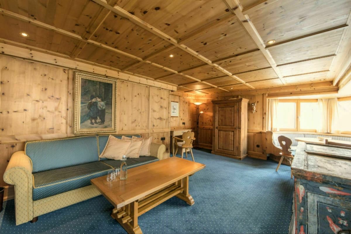 Chalet Arlberghohe living room