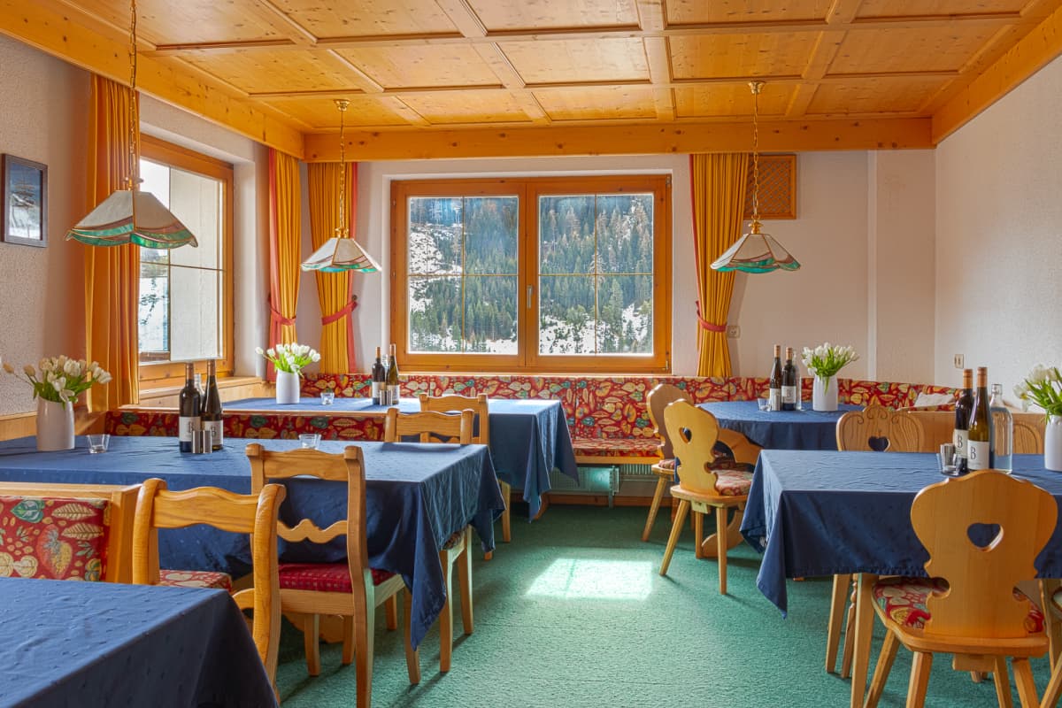 Chalet Gretl dining room
