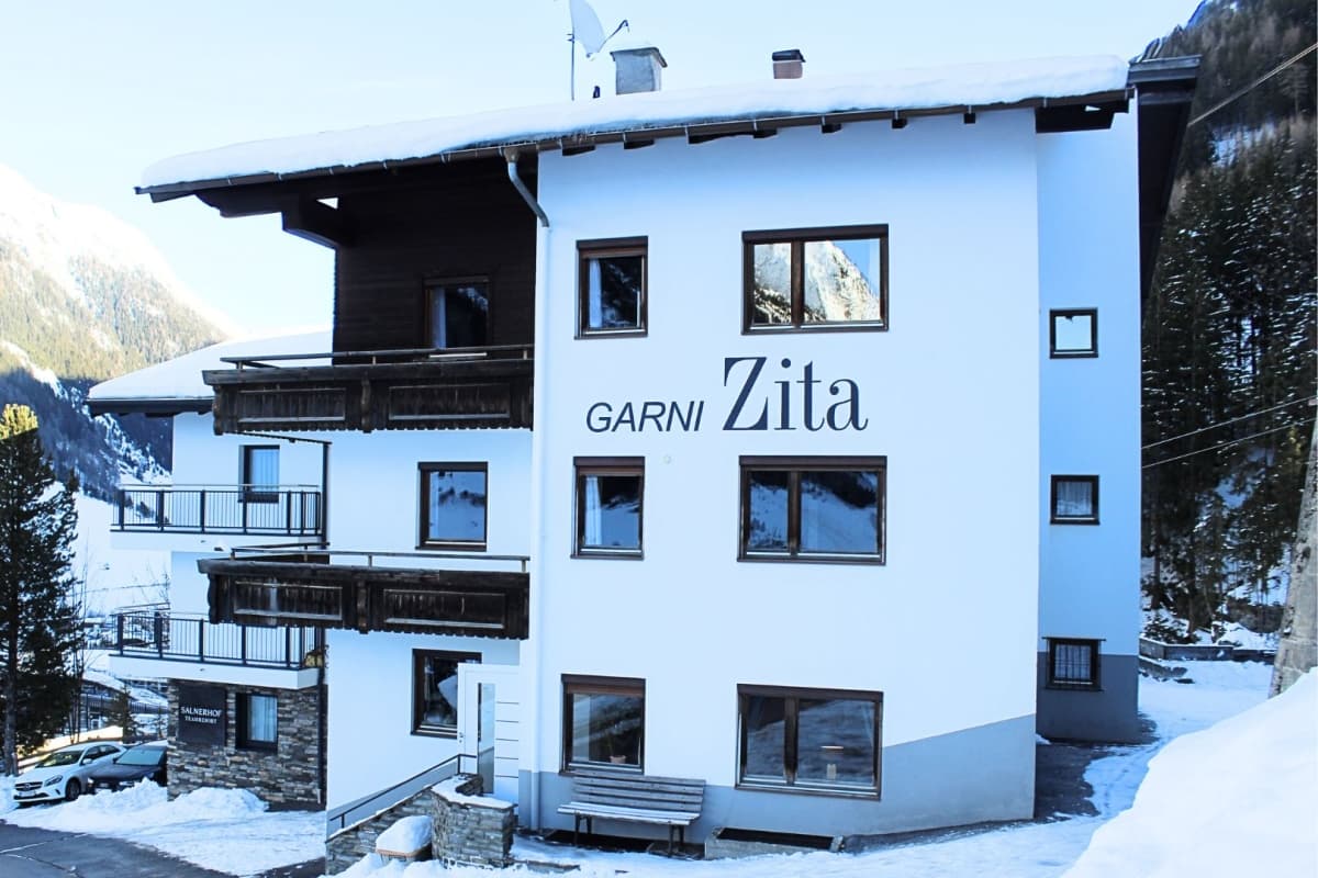 Chalet Zita outside