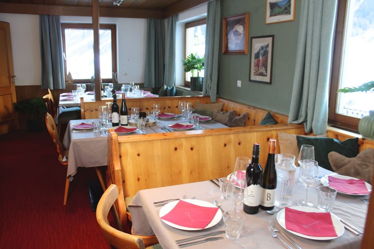Chalet zita dining room