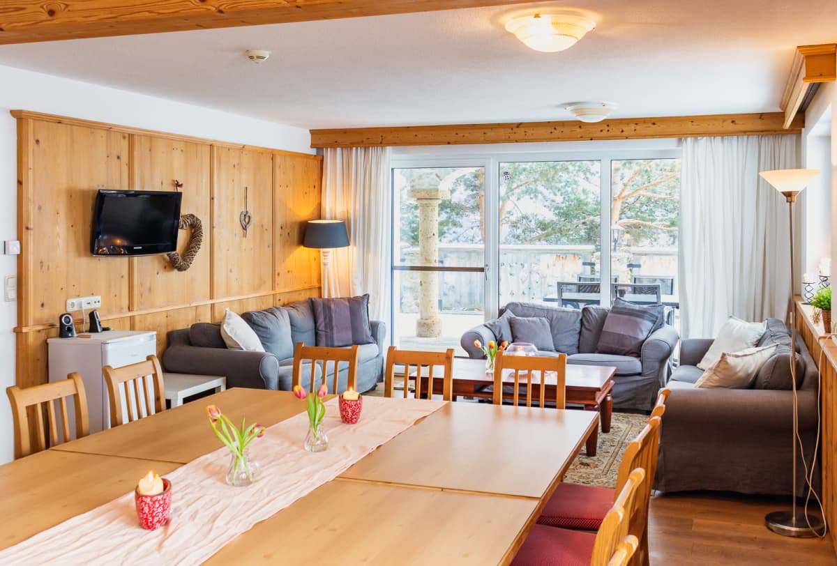 2-woonkamer-7__ScaleWidthWzEyMDBd