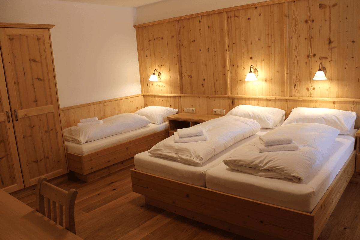 4-slaapkamer-7__ScaleWidthWzEyMDBd