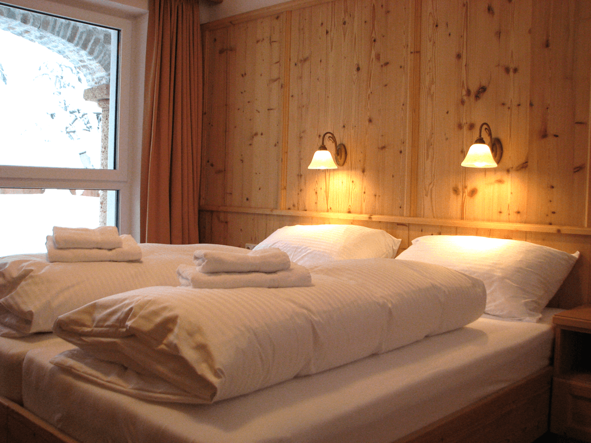 4-slaapkamer-8__ScaleWidthWzEyMDBd